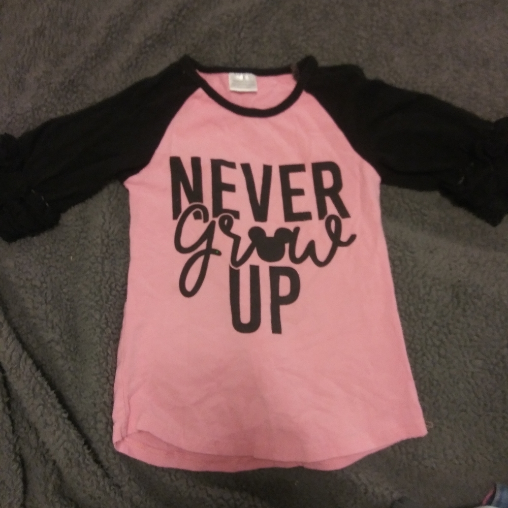 Boutique ruffle sleeve